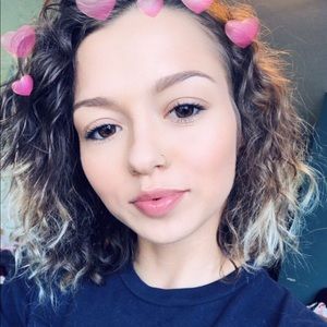 Meet your Posher, Daniela